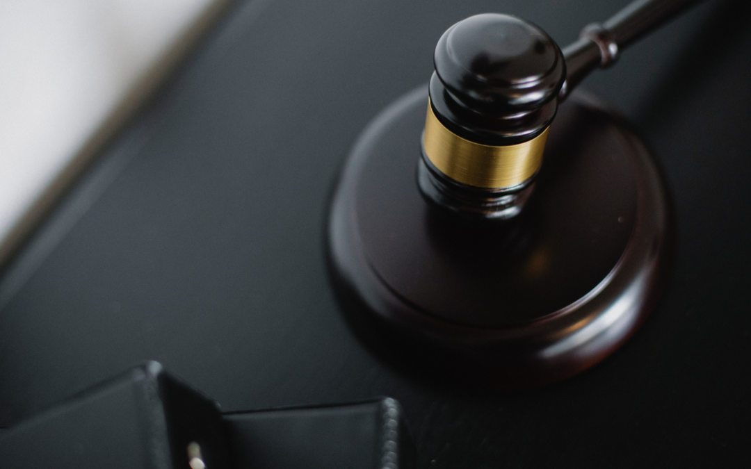 كيف تتعامل مع القضايا الجنائية في الإمارات؟